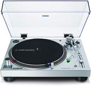 Audio-technica AT-LP120XUSB turntable